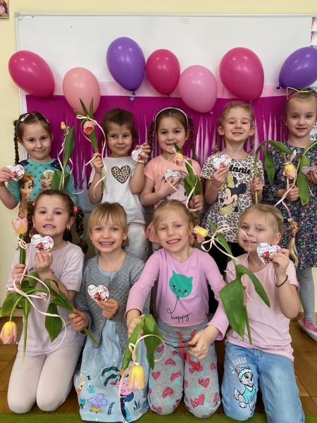 Przedszkole w Boguchwale: Dzień Kobiet 