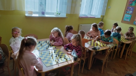 Przedszkole w Mogielnicy: Szachy w przedszkolu