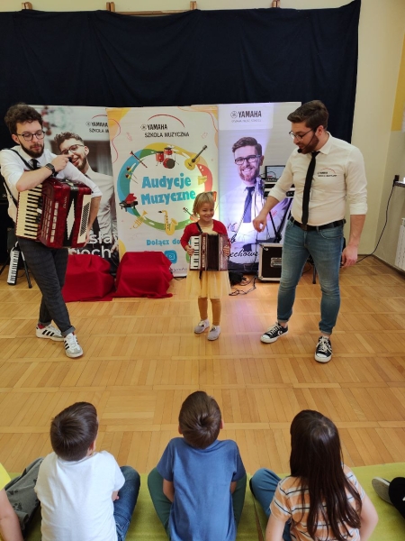 Punkt przedszkolny Mali Odkrywcy w Zarzeczu: Audycja muzyczna Yamaha 