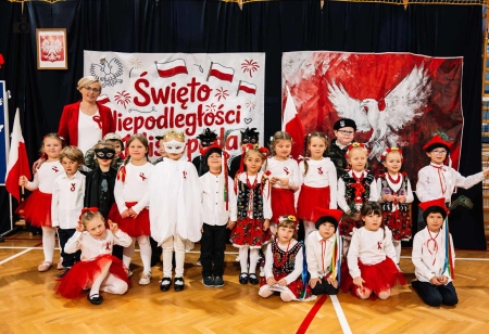 Przedszkole w Mogielnicy: Pisk Białego Orła - Dzień Niepodległości