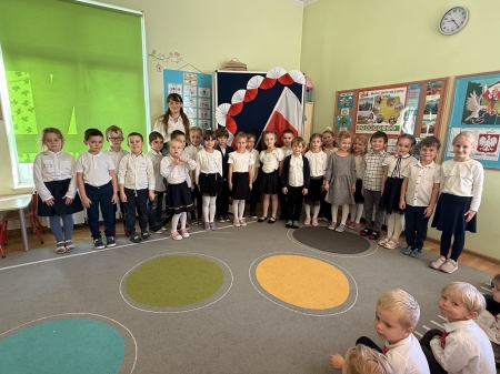 Przedszkole w Lutoryżu: Święto Niepodległości 