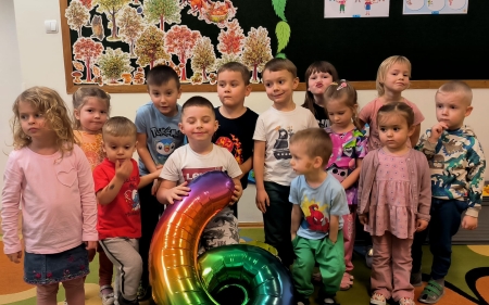 Punkt przedszkolny ''Mali Odkrywcy'' w Zarzeczu: Nasze urodziny w listopadzie