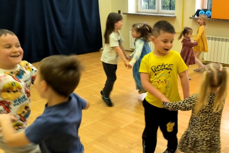 Punkt przedszkolny ''Mali Odkrywcy'' w Zarzeczu: Zabawa Andrzejkowa