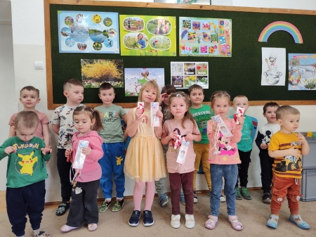 Punkt przedszkolny ''Mali Odkrywcy'' w Zarzeczu: Dzień Kobiet