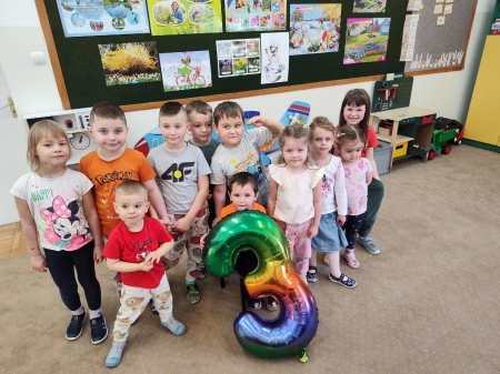 Punkt przedszkolny ''Mali Odkrywcy'' w Zarzeczu: Nasze urodziny w marcu